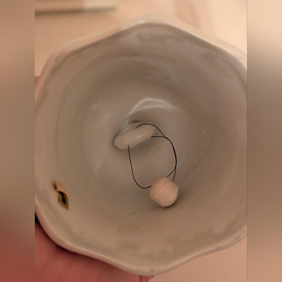 Set of 2 Iridescent Lustre Bells Victorian Rococo Couples Pearlized - Picture 2 of 4